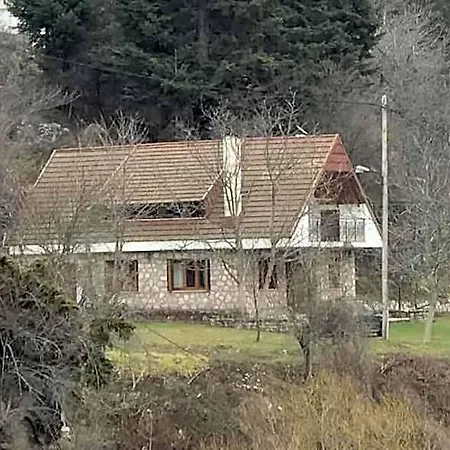 Mikro Katafygio * Kríkelo