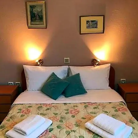Mikro Katafygio Hotel